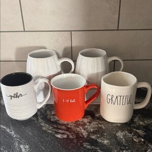 Set of 5 fall mugs!